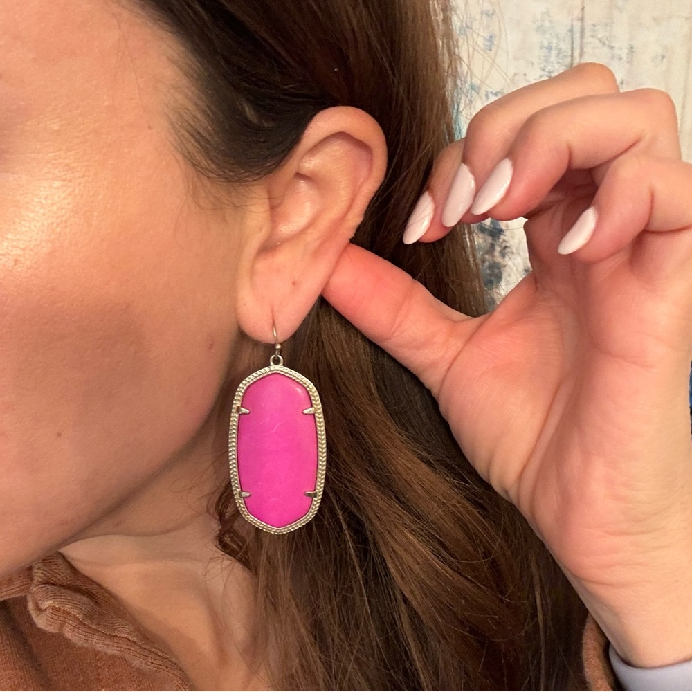 Kendra Scott- Hot pink- Elle earrings